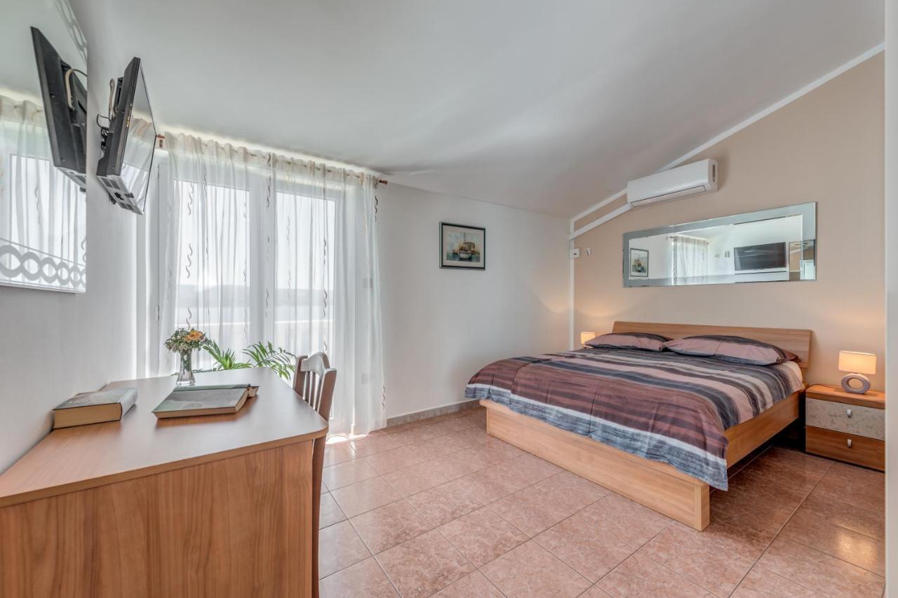 Natalie Apartment Omiš Екстериор снимка