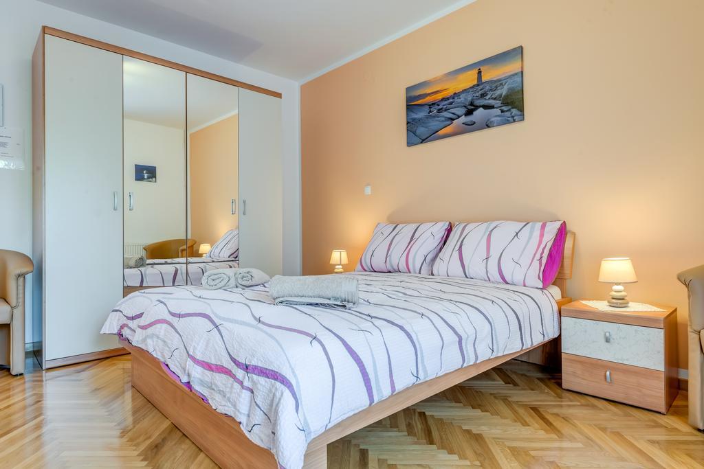 Natalie Apartment Omiš Екстериор снимка