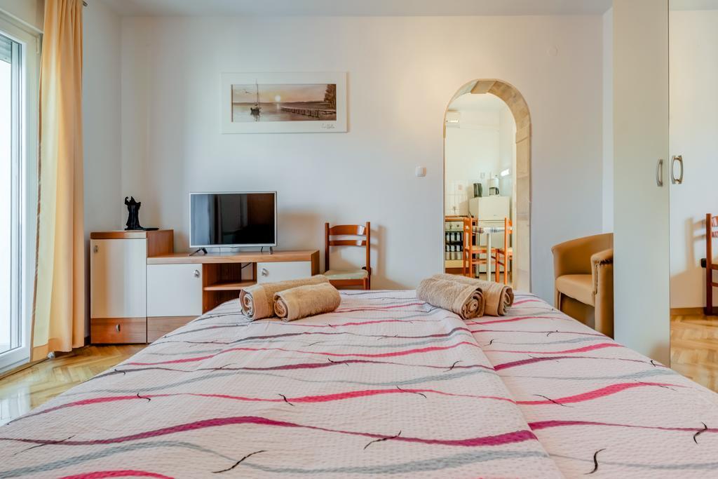 Natalie Apartment Omiš Екстериор снимка