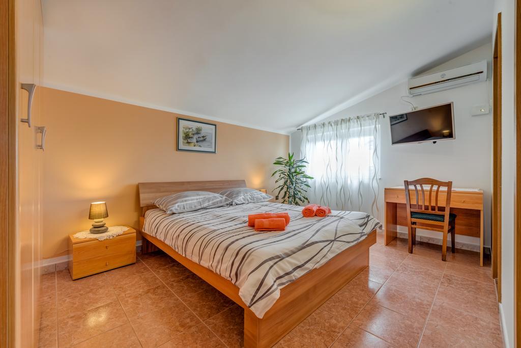 Natalie Apartment Omiš Екстериор снимка