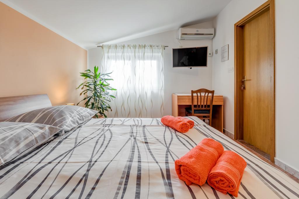 Natalie Apartment Omiš Екстериор снимка