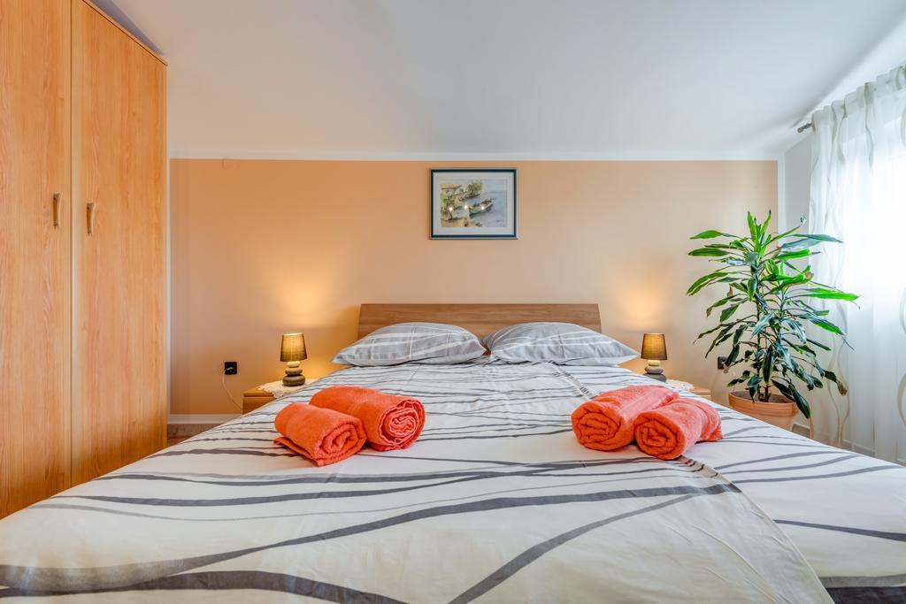Natalie Apartment Omiš Екстериор снимка
